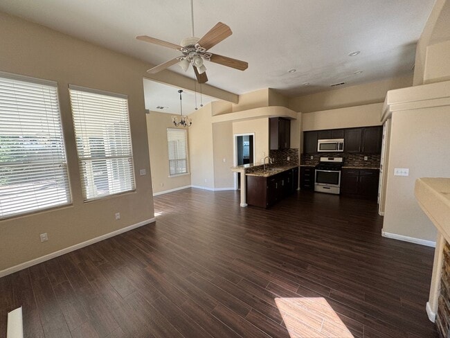 Foto del edificio - 1337 E Sunnyside Ave