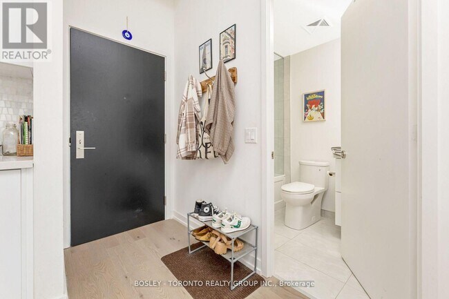 Photo du bâtiment - 158 Front St E