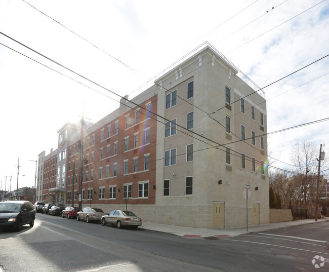 Building Photo - Plymouth Hall Apartments