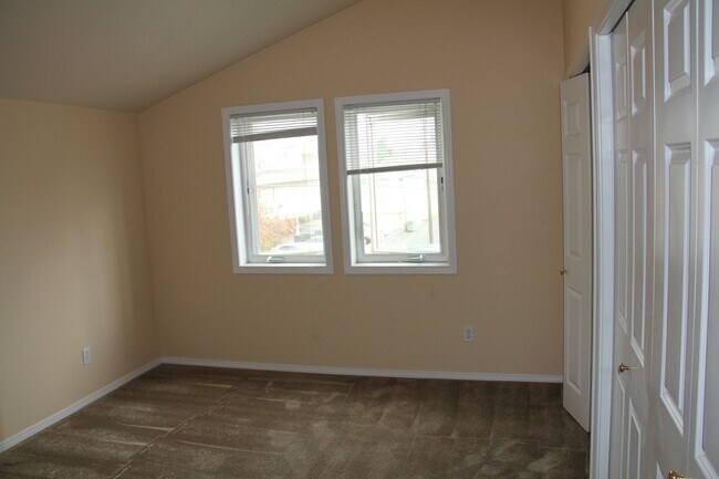 Building Photo - 3117030