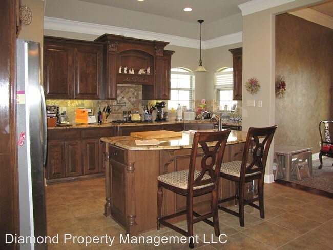 Building Photo - 4 br, 3 bath House - 108 Button Willow Drive