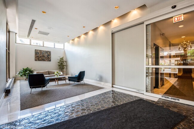 Foto del edificio - 6171 N Sheridan Rd
