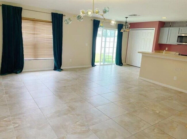 Foto del edificio - 15255 Harrowgate Way