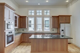 Building Photo - 1415 Oakdale St