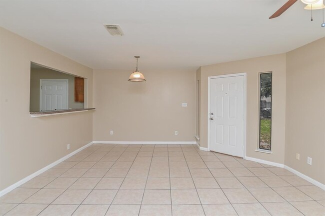 Building Photo - 3032 La Estancia Ln