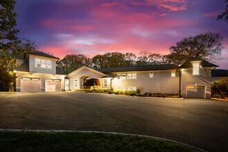 Building Photo - 425 Highview Rd