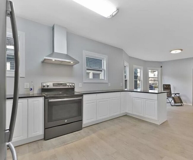 Foto del edificio - 213-215-215 Westland St