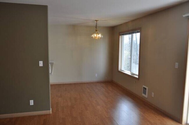 Foto del edificio - Pre-Leasing - 3bd/2bath (Cordata Area)