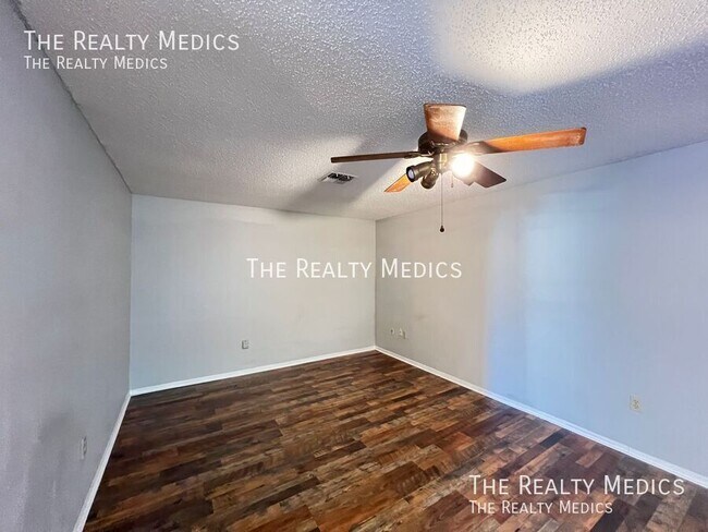 Foto del edificio - 203 Fernwood St