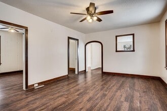 Building Photo - 938 Hood St