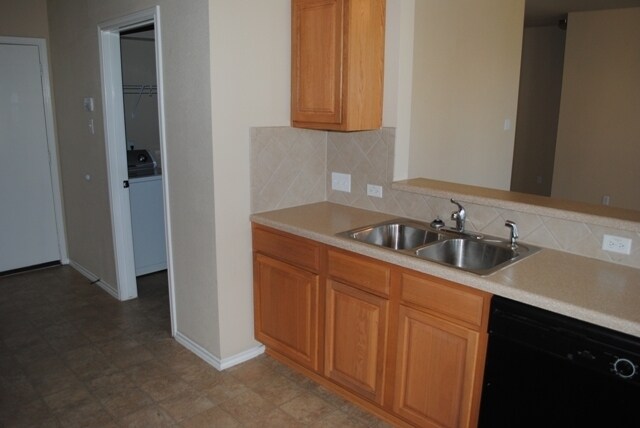 Building Photo - Spacious 4-Bedroom Home in Rancho Alto