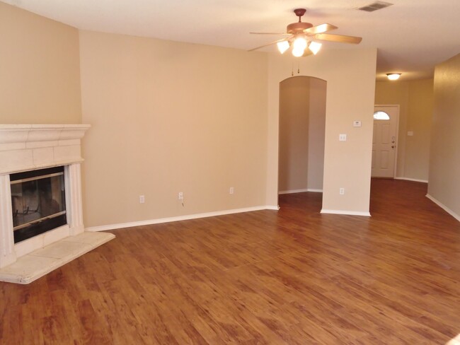 Foto del edificio - 3 Bedroom in Eagle Mountain-Saginaw Schools