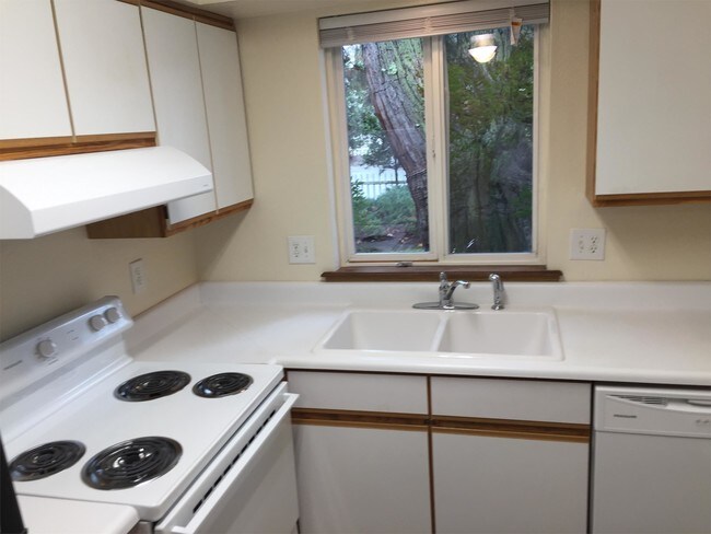 Foto del edificio - 835 E 10th St
