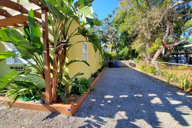 Photo - Charming Three bedroom one bath with huge backyard House