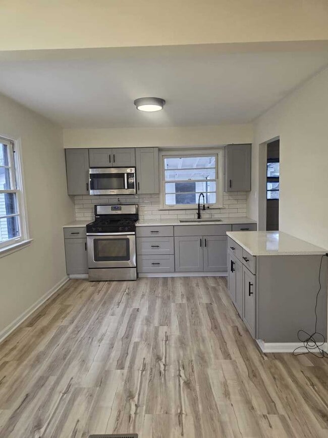 Building Photo - 4905 143rd Pl