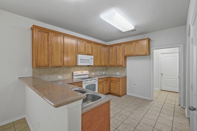 Building Photo - 440 Bentson Dr