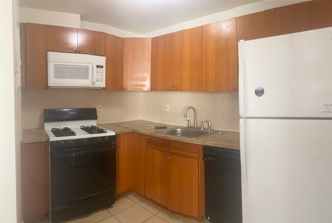 Building Photo - 311 13th St