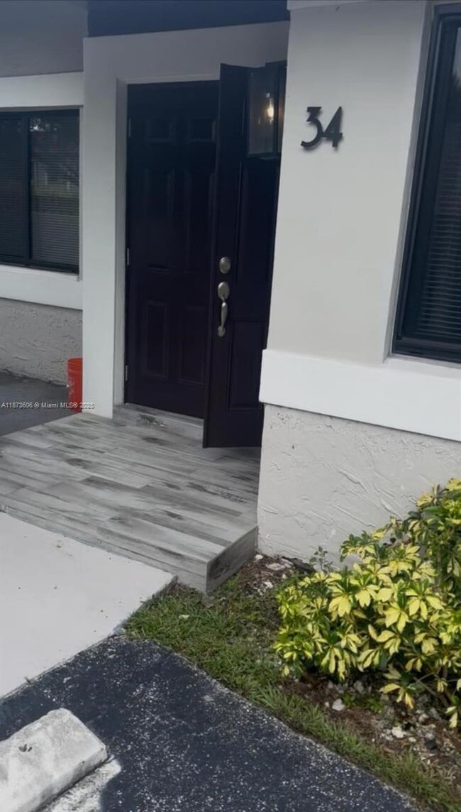 Building Photo - 9630 SW 152nd Ave