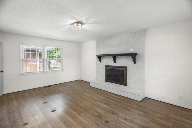 Building Photo - 1416 Two Notch Rd SE