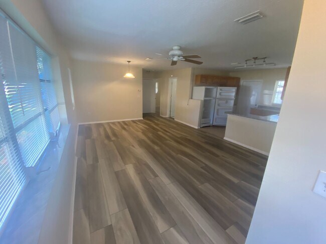 Foto del edificio - 3BR/2BA HOME IN NE PALM BAY