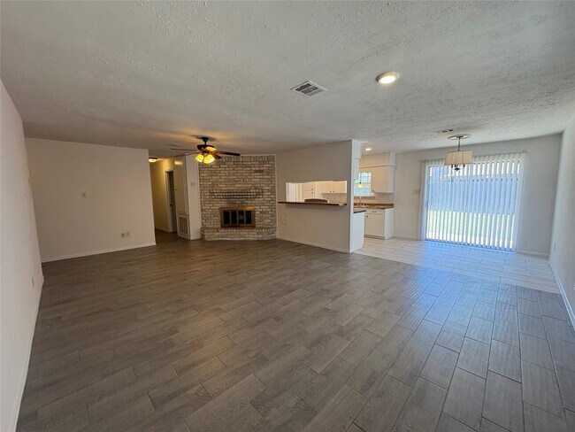 Foto del edificio - 2502 Marble Falls Dr