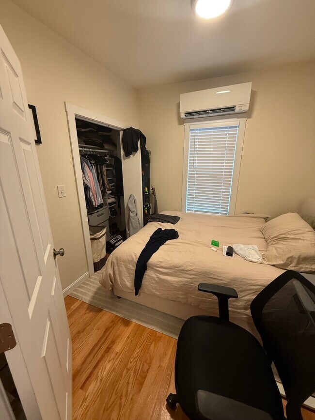 Foto del edificio - 525 E 3rd St