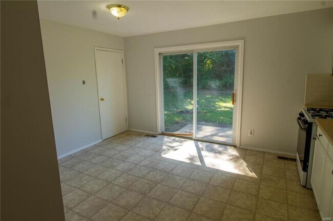 Building Photo - 1670 Arundel Dr