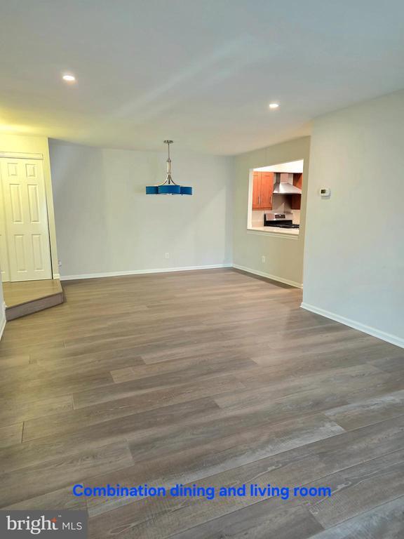 Building Photo - 5815 Cove Landing Rd