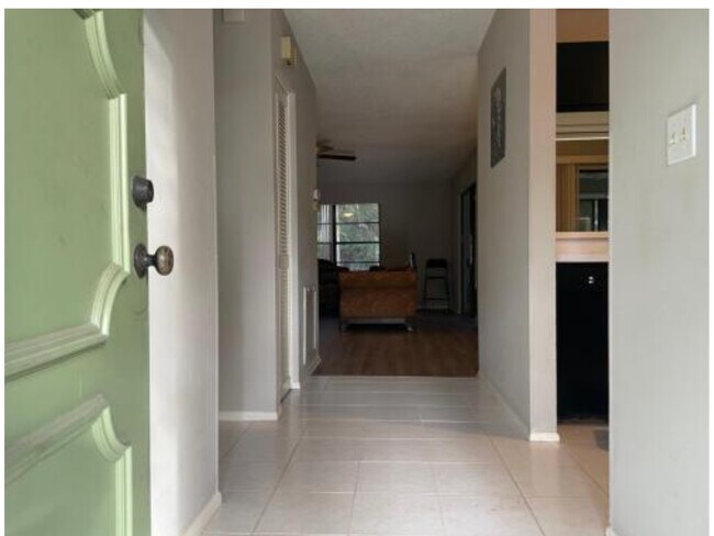 Building Photo - 5080 Barrington Cir