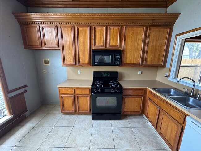 Foto del edificio - 1511 Ridgebriar Dr