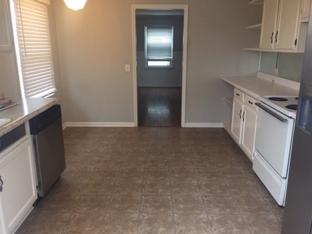 Building Photo - 3816 Lookout Dr