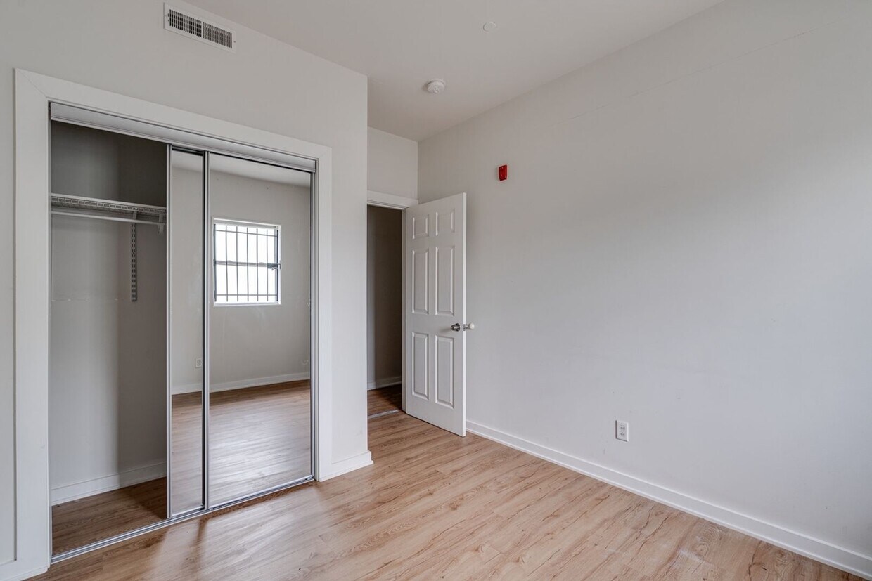 Primary Photo - Newly Renovated Temple Apartments
