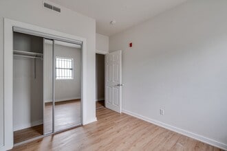 Building Photo - 1326 N 17th St