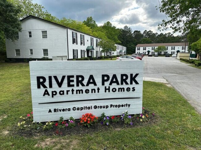 Building Photo - 1204 LAKEVIEW LLC (1216)