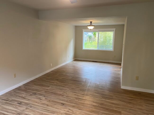 Building Photo - 7233 Stanford Ct NW