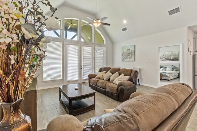 Building Photo - 8735 Morris Wds Dr