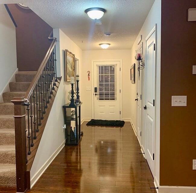 Foto del edificio - 3453 Chestnut Ln