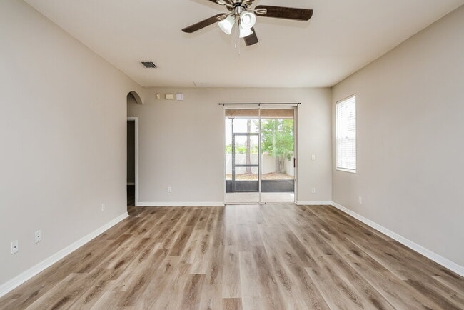 Building Photo - 908 Larwood Pine Dr