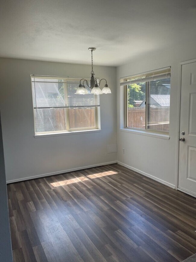 Foto del edificio - 3 Bed, 2 1/2 Bath Apartment w/garage in duplex in Auburn, WA, $2,750/mo.