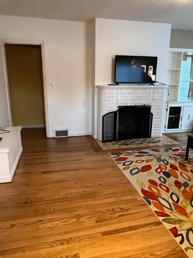 Foto principal - 965 NE C St