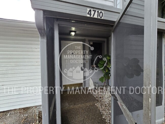 4BR/2.5BA Tampa Home | Dual Kitchen Areas, Private Bedroom & Fresh Updates - 4BR/2.5BA Tampa Home | Dual Kitchen Areas, Private Bedroom & Fresh Updates