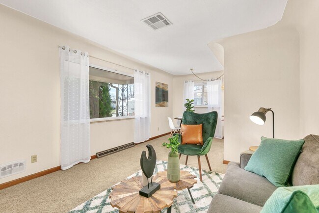 Foto del edificio - Nice 3 Bedroom home near Olde Town Arvada