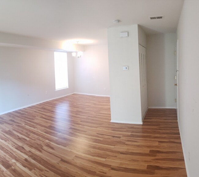 Foto del edificio - 2727 Rhawn St