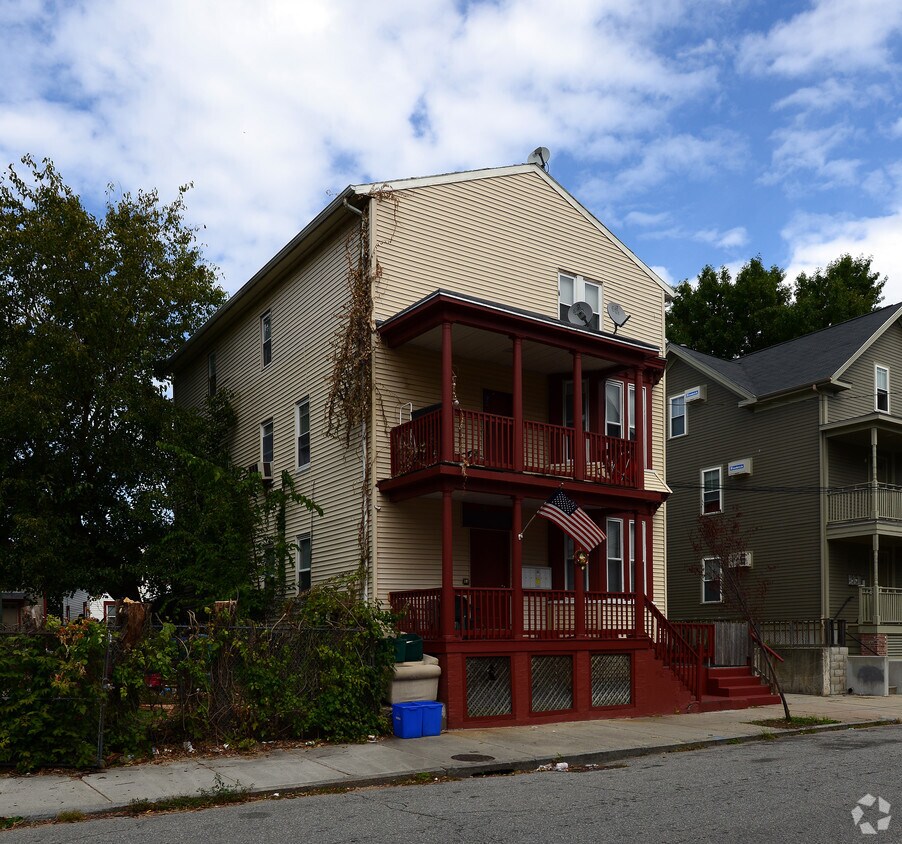 Building Photo - 65-67 Goddard St
