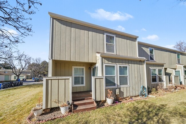 Foto del edificio - 1018 Davidson Dr