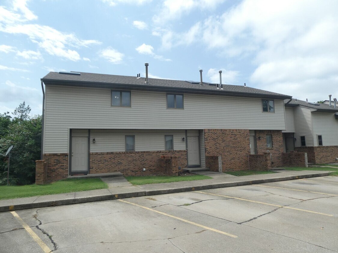 Primary Photo - 3 Bedroom 3.5 Bath- Condo