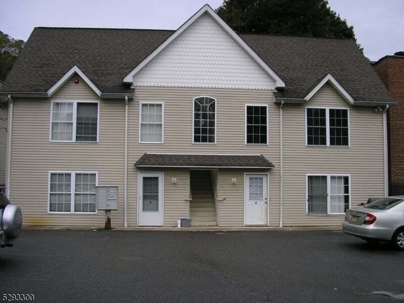 Primary Photo - 38 Main St