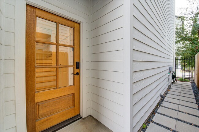 Building Photo - 10926 Fire Creek Dr