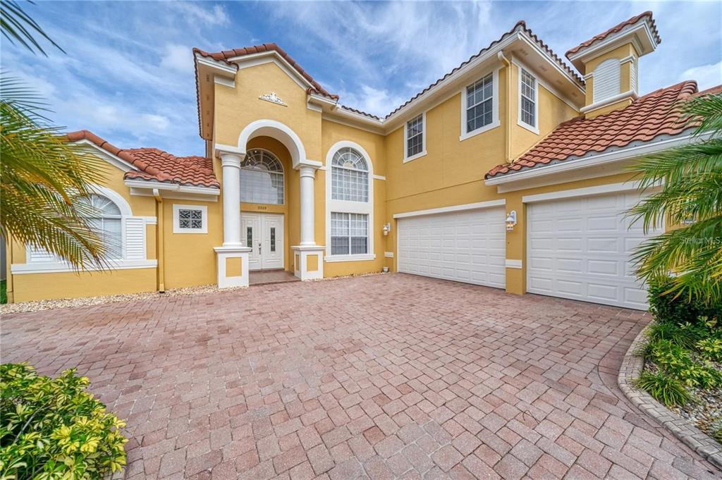 Foto principal - 2333 Pinehurst Ct