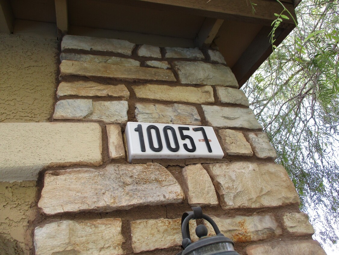 Foto principal - 10057 Mystic Lake Ave